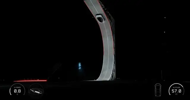 รถสปอร์ตไฟฟ้า Tesla Roadster ดีไซน์ล้ำสมัยจอดแสดงในงานเปิดตัว